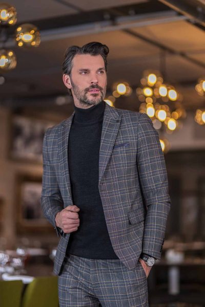 received_1437503496807263